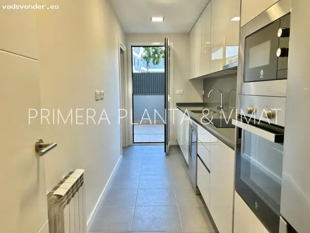 Con terraza ,parking y piscina !! Mataró