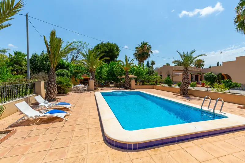 Casa Vacacional Familiar en Alicante Piscina Privada Jardin Amplio