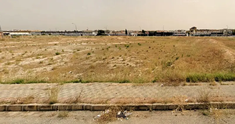 Venta Parcela Industrial Dos Hermanas 2223m2 Edificabilidad 3557m2