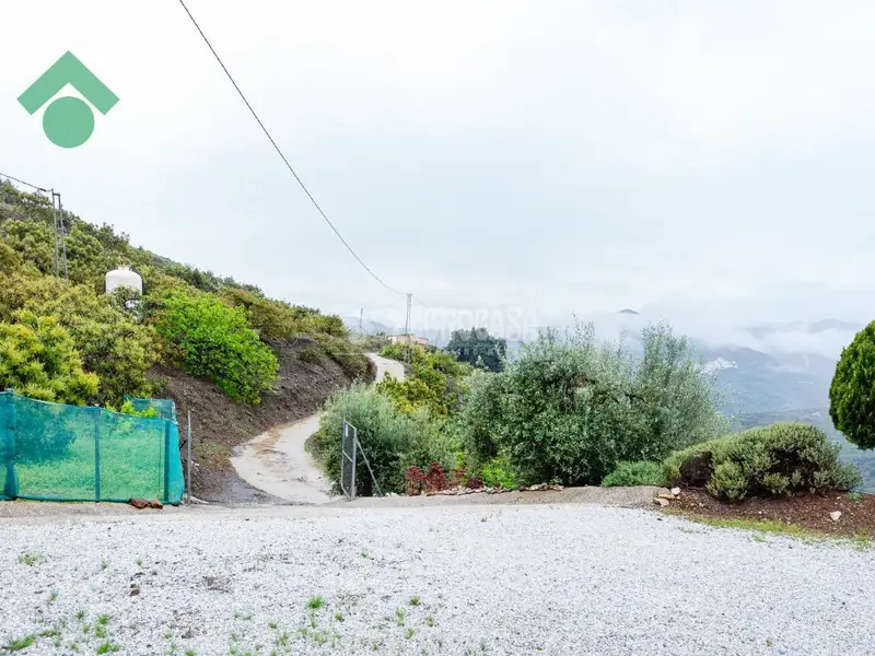 Casa Rural en Benamargosa: 201m2, Parcela 10156m2, Aguacates