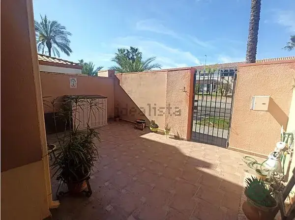 Adosada en Residencial con Piscina y Zonas Deportivas en Cordoba