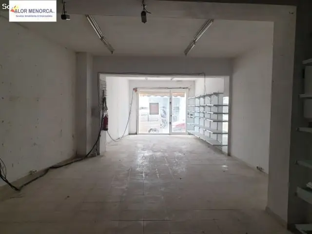 Se Alquila Local Comercial en Mahón 437m²