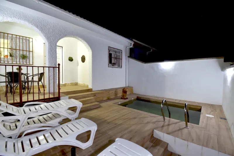 Venta Adosado con Piscina y Patio en Urbanizacion el Puntal 2 Padul