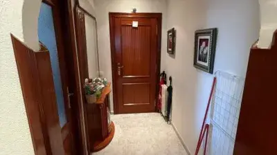 Bajo con Jardin Cerca de la Playa de Ris