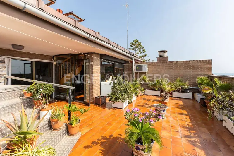 Ático Dúplex con Vistas al Mar en el Cabanyal Valencia