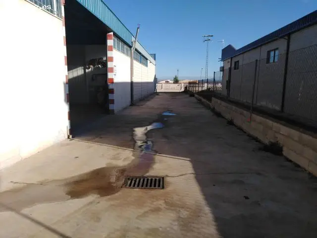 Nave Industrial 350m2 Almansa Albacete Taller Mecanico