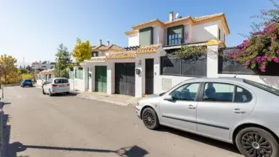 Chalet Pareado en Albolote con Piscina y Jardin