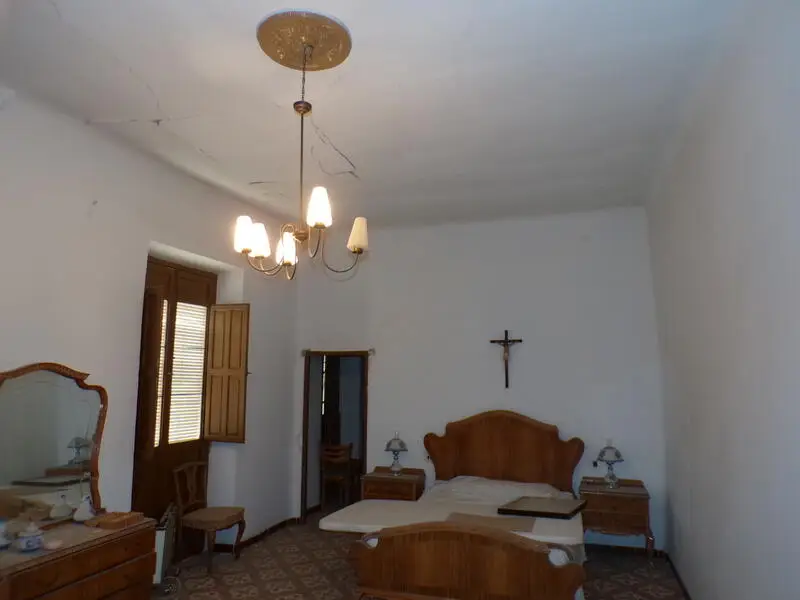 Casa de Pueblo en Alcantarilla con Patio Grande - Reforma Necesaria