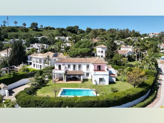 Casa-Villa de 6 Dormitorios en venta Las Brisas, España