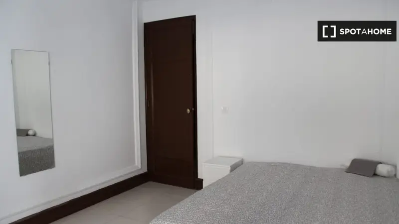 Habitacion Luminosa En Alquiler En El Born Para Estudiantes