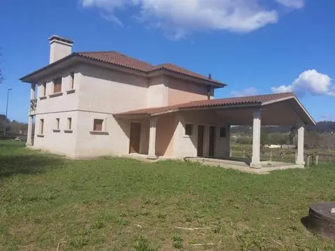 Casa en Gondomar 5 Dormitorios Chalet Independiente