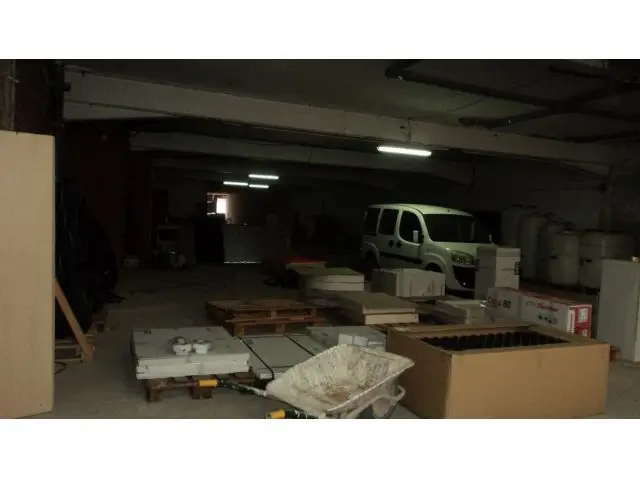Local Comercial 900m2 10 Plazas Garaje
