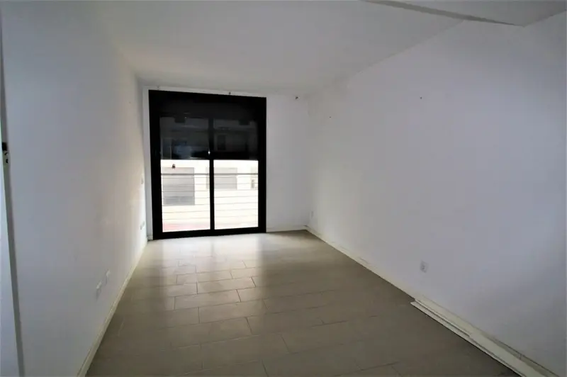 Garaje 74m2 Tordera con Trastero