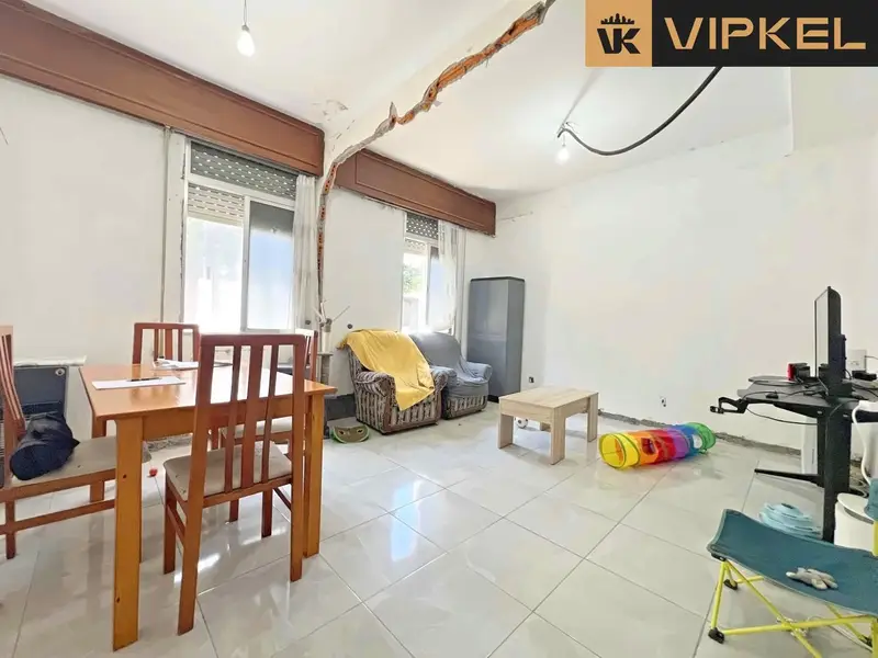 Bajo en Ferrol con Reforma Parcial 3 Dormitorios Patio Interior