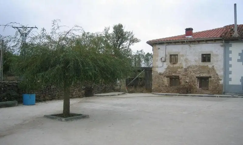 Chalet de Piedra en Aguilar de Campoo Para Restaurar