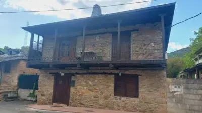 Casa Rústica en Paradela del Río con Piscina y Jardín