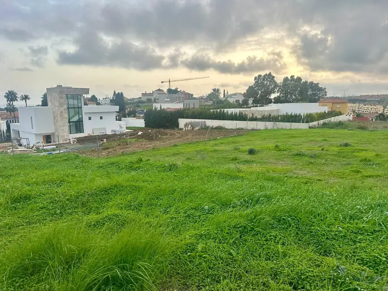 Terreno en Venta Valle Romano Estepona con Licencia de Obras