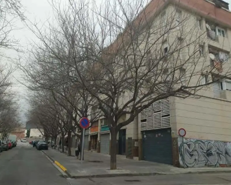 Garaje en Venta Terrassa Calle Calaf 35m2