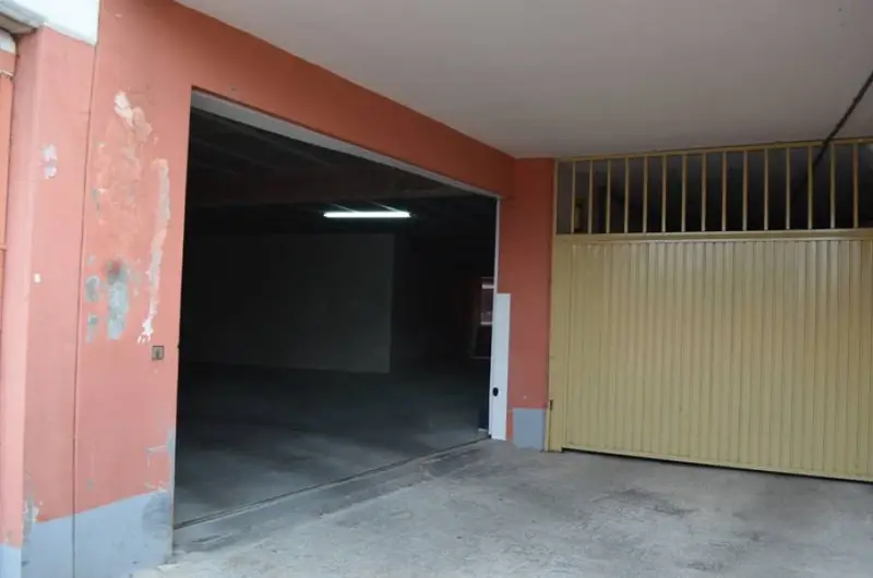 Venta Local Comercial 600m2 Boiro Garaje 30 Plazas Playa