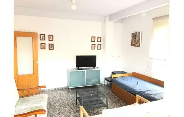 Alquiler piso 4 habitaciones Ciudad Jardín Córdoba