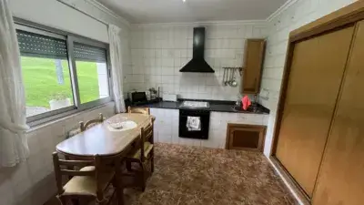 Casa en Venta en Bárcena de Cudón - 3 Dormitorios, 2 Baños, Garaje