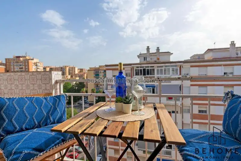 Piso en venta en M	laga: 											Ultima planta con terraza y vistas