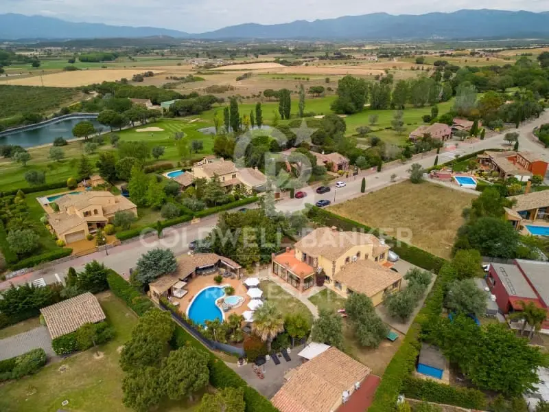Chalet de Lujo en Golf de Peralada con Licencia Turistica