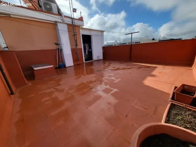 Adosada en San José Obrero con Garaje y Azotea