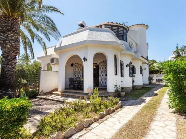 Casa Villa 4 Dormitorios Miami Playa 120m2 cerca de la Playa