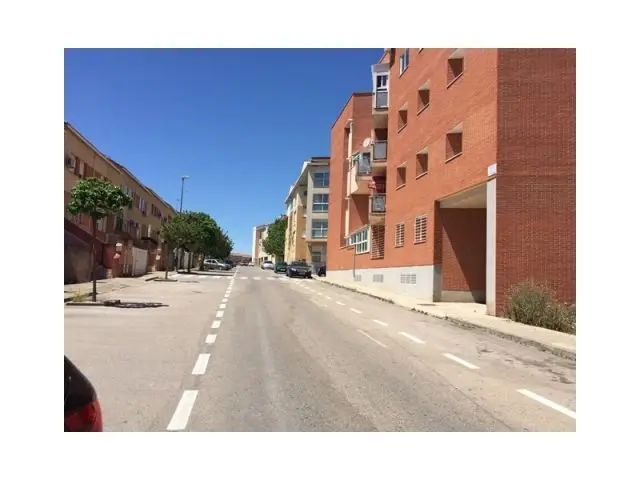 Local Comercial Plaza Espa	1236.75m2 Edificable