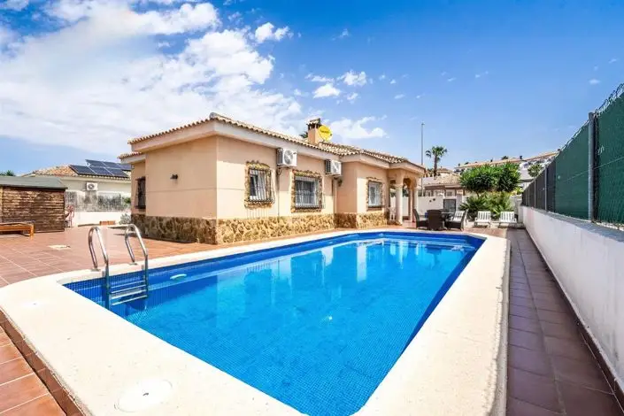 Villa de 4 Dormitorios en Venta Lo Santiago