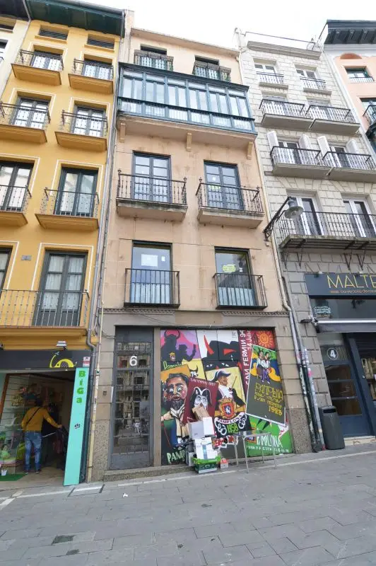 Local 613m2 Pamplona Calle Calceteros