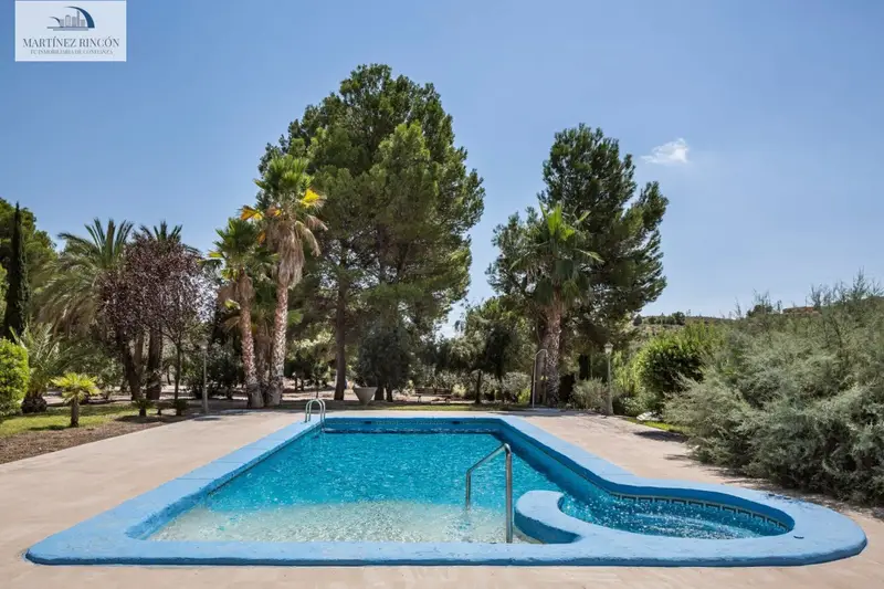 Venta Chalet con Jardin en Monovar