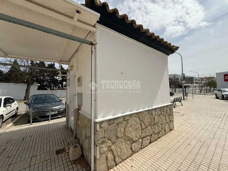 Kiosco en Venta Zahara de los Atunes Cerca de la Playa