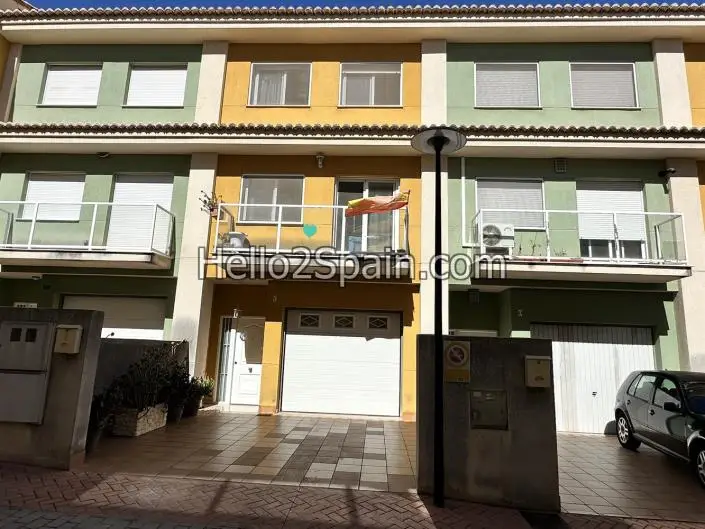 Casa adosada de 3 dormitorios en venta 2005