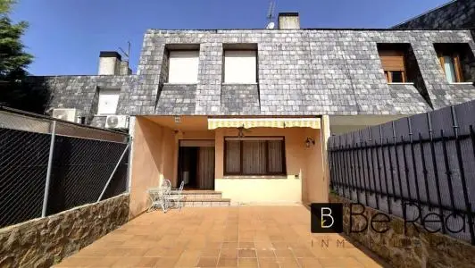 Chalet Adosado en Valdemorillo Madrid 4 habitaciones Jardin Piscina