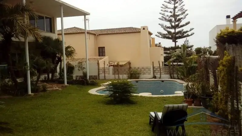 Casa de Campo en Aguadulce 5 dormitorios 3 baños