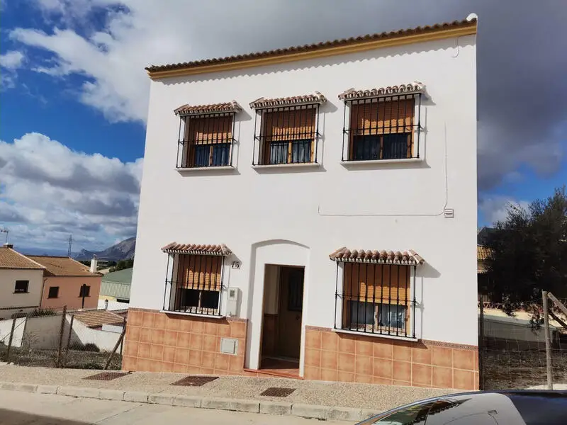 Chalet en La Joya Malaga 5 Dormitorios 2 Baños Cerca de Tiendas