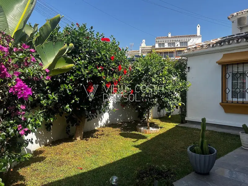Adosado en Alquiler Caleta de Velez 3 Dormitorios Jardin Piscina