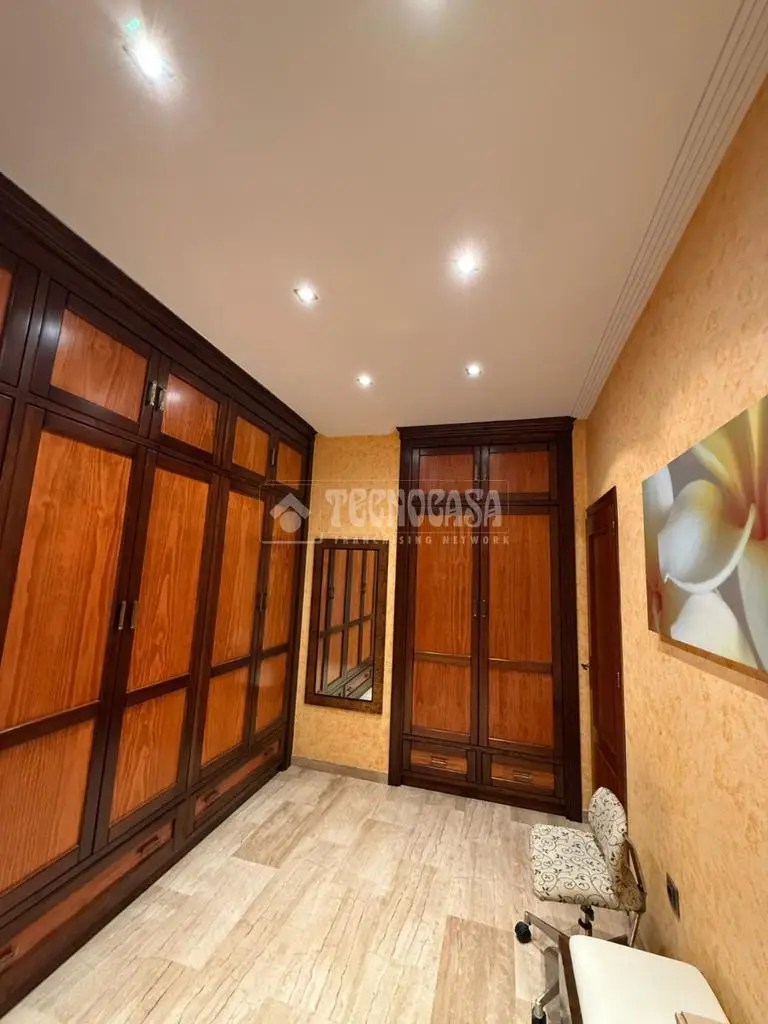 Chalet en venta en Alcalá de Guadaíra Las Encinas
