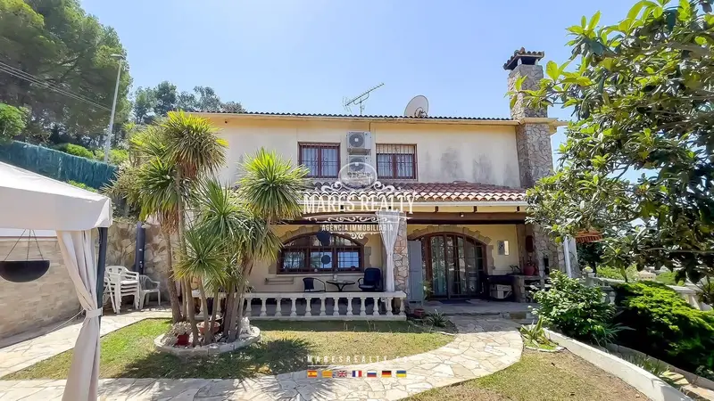 Chalet en Venta Fenals Lloret de Mar Cerca de la Playa
