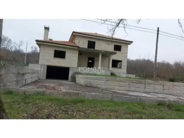 Chalet en Venta Xinzo de Limia 6 Dormitorios 3 Banos
