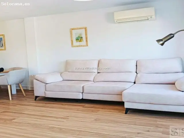 Atico Duplex Reformado en Calpe con Piscina