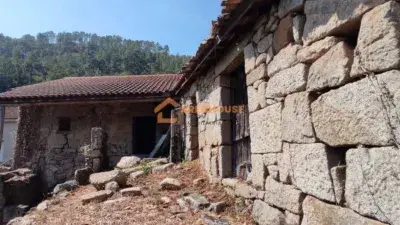 Casa en venta Ourense para restaurar con finca