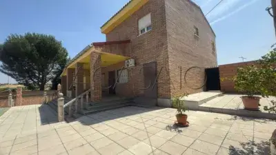 Chalet en Yuncos con Piscina y Gran Parcela