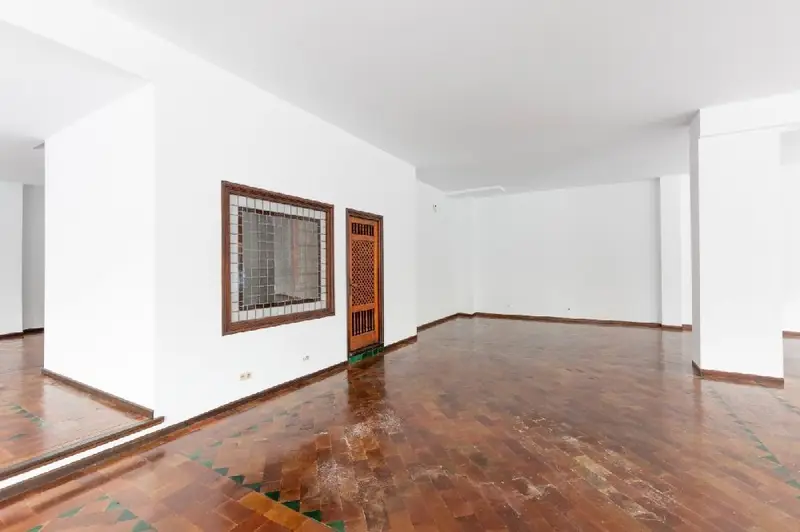 Venta Local Comercial Almuñécar Centro 172m2 6 Escaparates