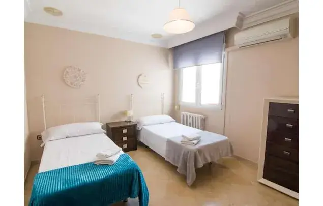 Alquiler Apartamento 4 Dormitorios Granada