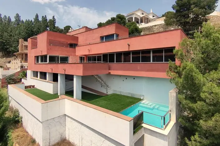 Villa de Lujo en Venta en Málaga 4 Dormitorios