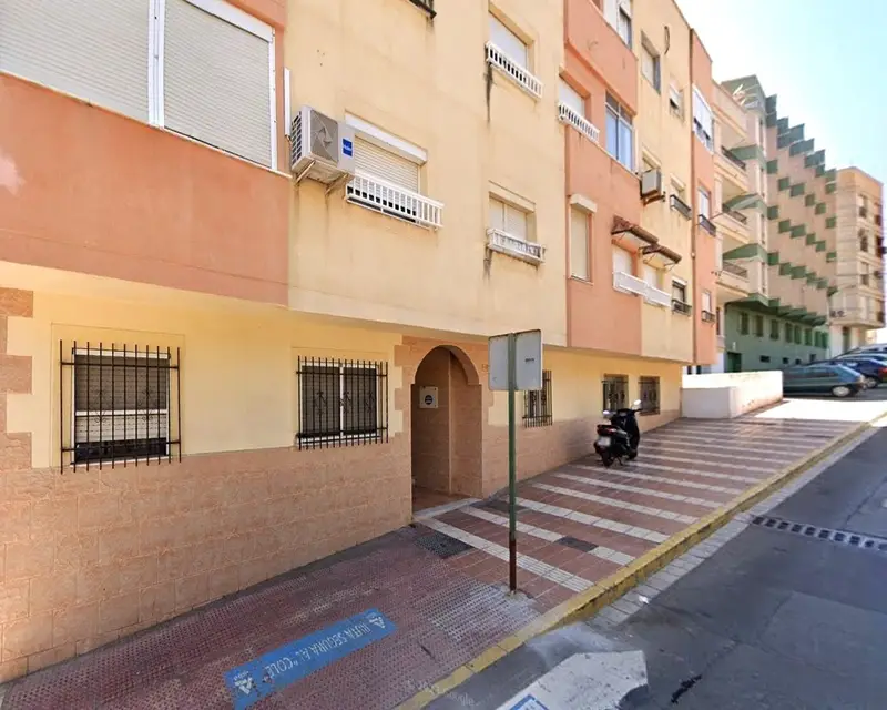 Piso en Adra 94m2 4 habitaciones 3 baños