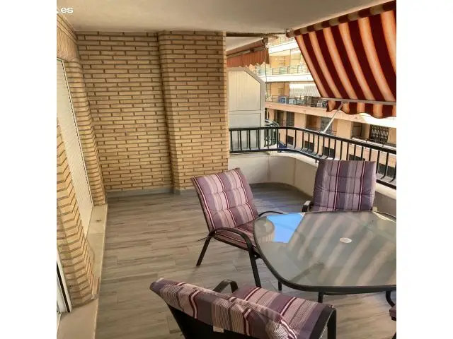 Apartamento en Torrevieja con Vistas al Mar